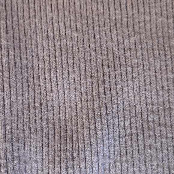 Two piece crop top sweather and skirt - Picture 4 of 4